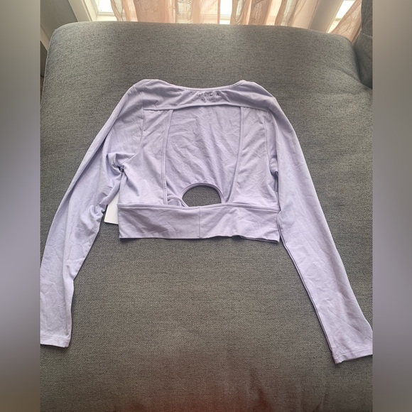 💜Lavender cropped long sleeve top. Size Large. NWT.💜 - Picture 7 of 11